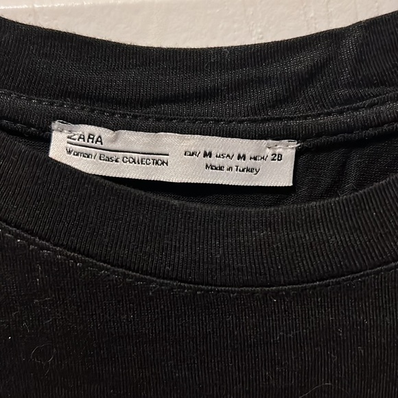 (zara) black basic tee - Picture 3 of 3